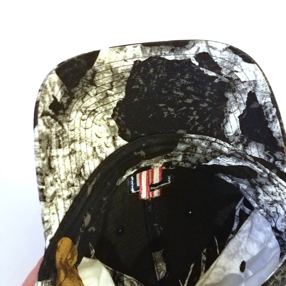 UCONN Huskies Embroidered Mothwing Camo Hat Cap - Picture 8 of 8